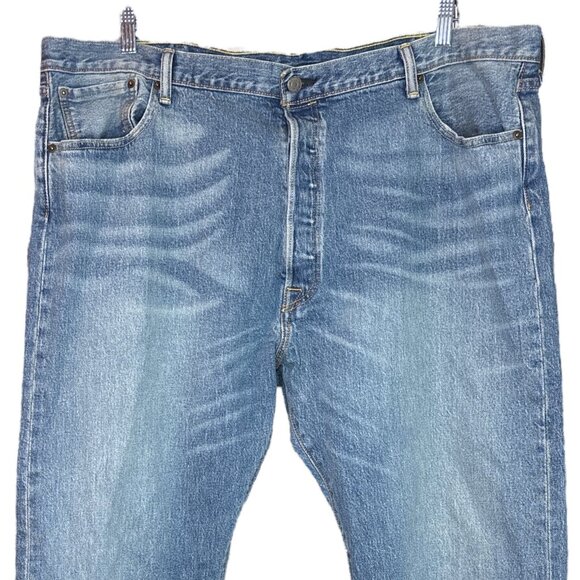 Levis 501 Button Fly Jeans Mens W44 L32 Blue Denim Straight Leg Classic Med Wash - Picture 3 of 16
